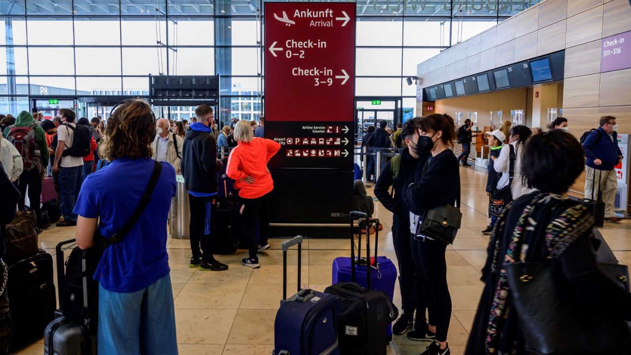 aeropuerto-de-berlin-cancela-todos-los-vuelos-por-huelga-de-trabajadores