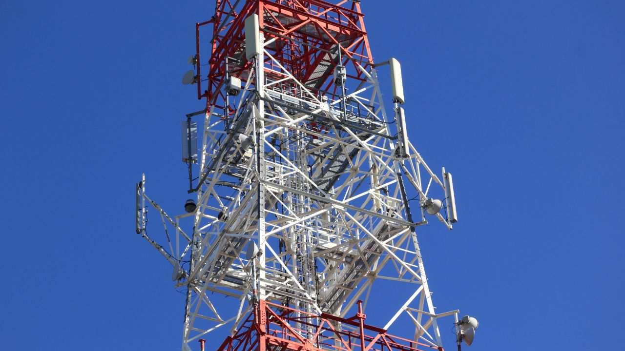 ift-actuo-sin-sesgos-en-casos-att-y-telmex-asegura-comisionado