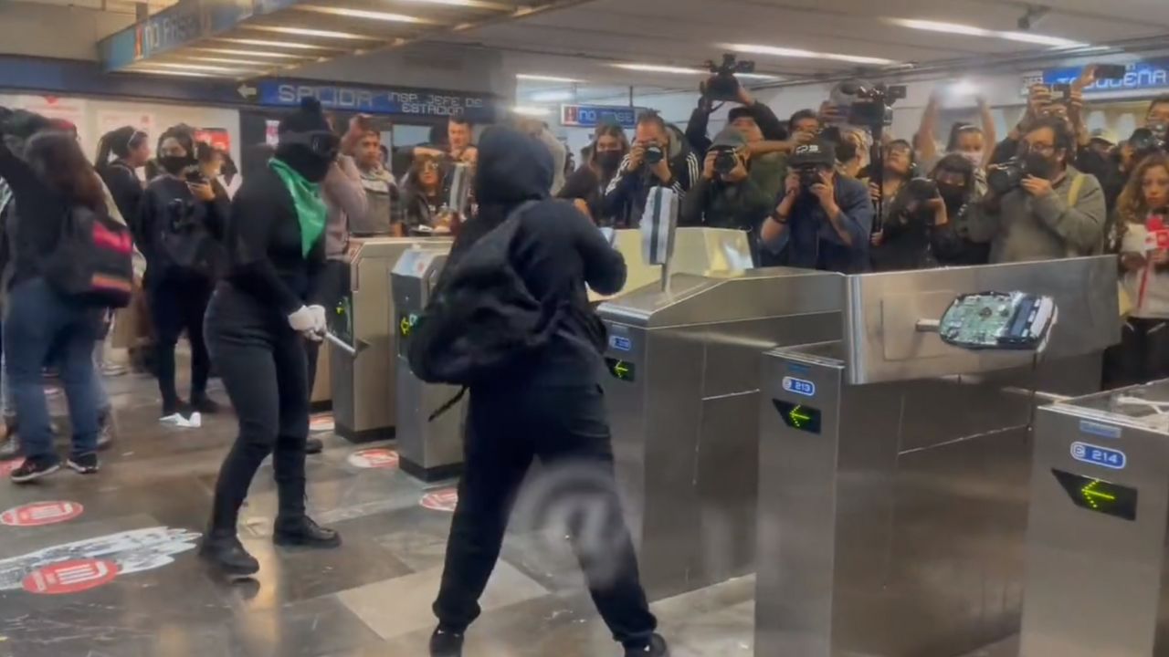 metro-bellas-artes-torniquetes-destrozan-