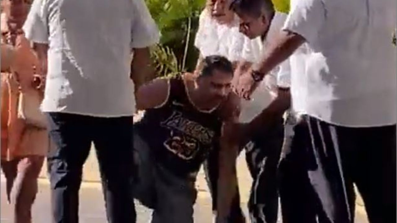 taxistas-golpean-a-conductor-de-uber-en-cancun-terminan-detenidos