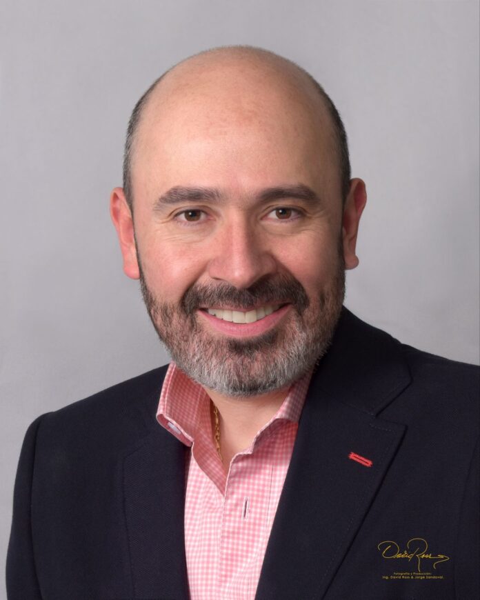 Gustavo-Rentería-696x870