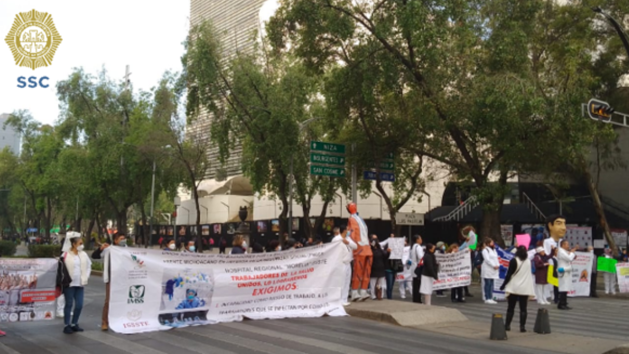 manifestantes-paseo-de-la-reforma