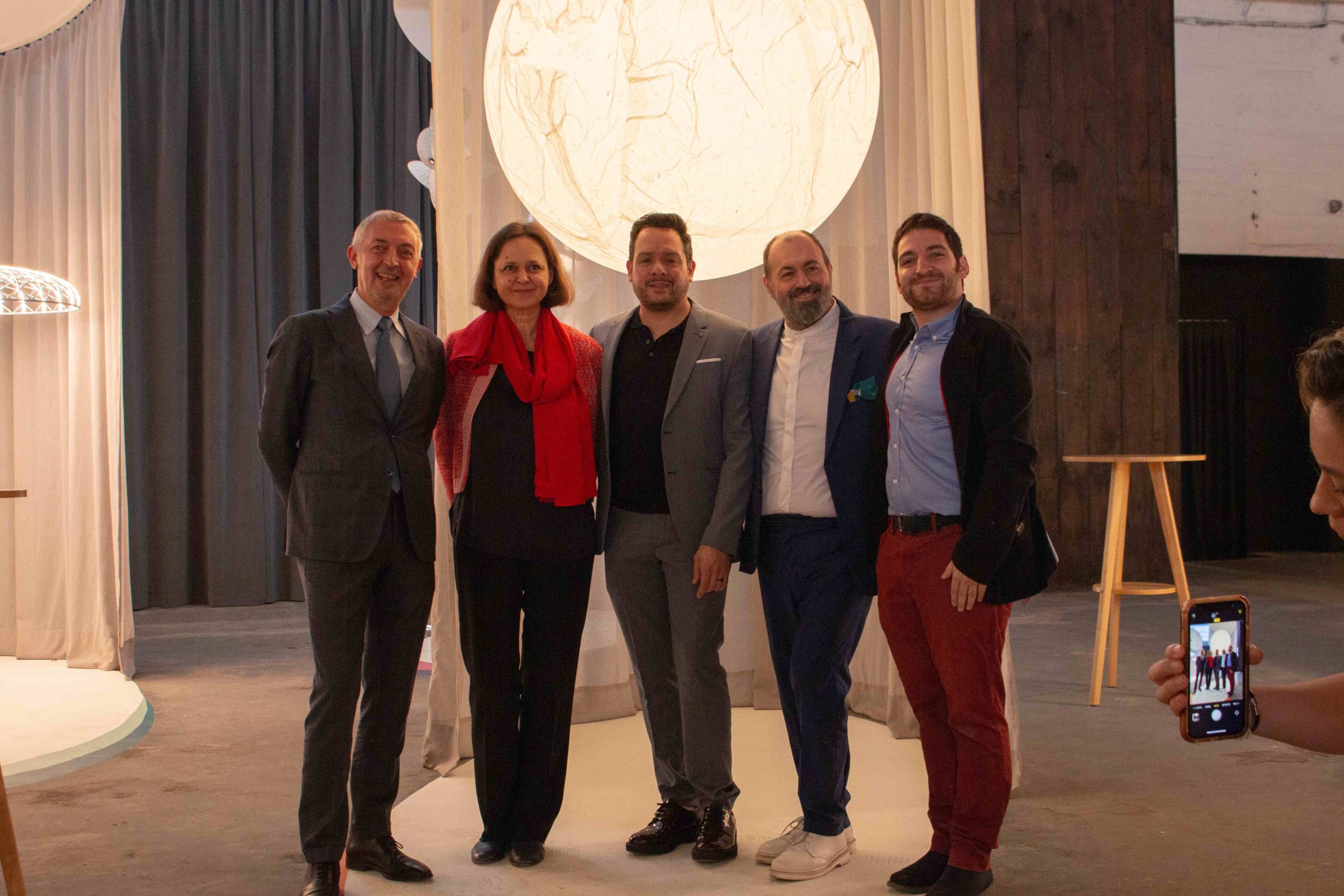 Embajador Luigi de Chiara, Francesca Valan, Rodrigo Fernández; Giovanni Luca Atena y Luca Salas