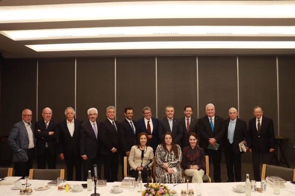 Monreal y CCE diálogan para buscar crecimiento económico