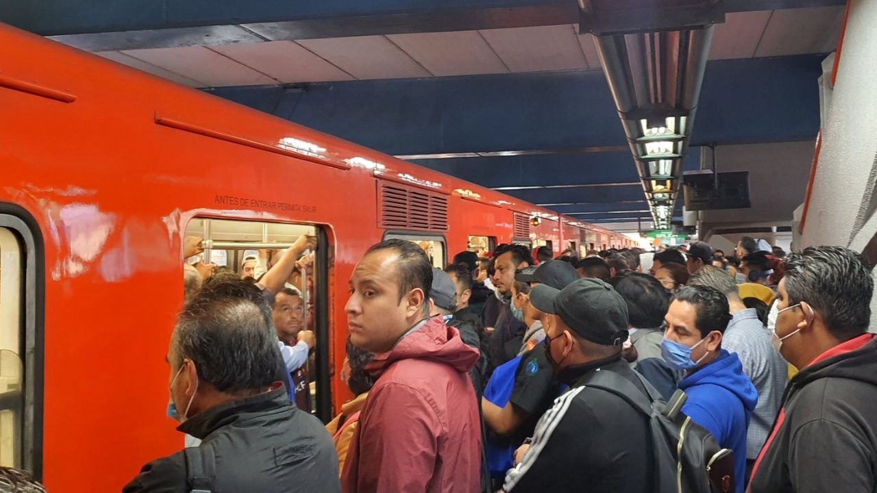caos-en-el-metro-hay-retrasos-en-lineas-3-8-9-a-y-b