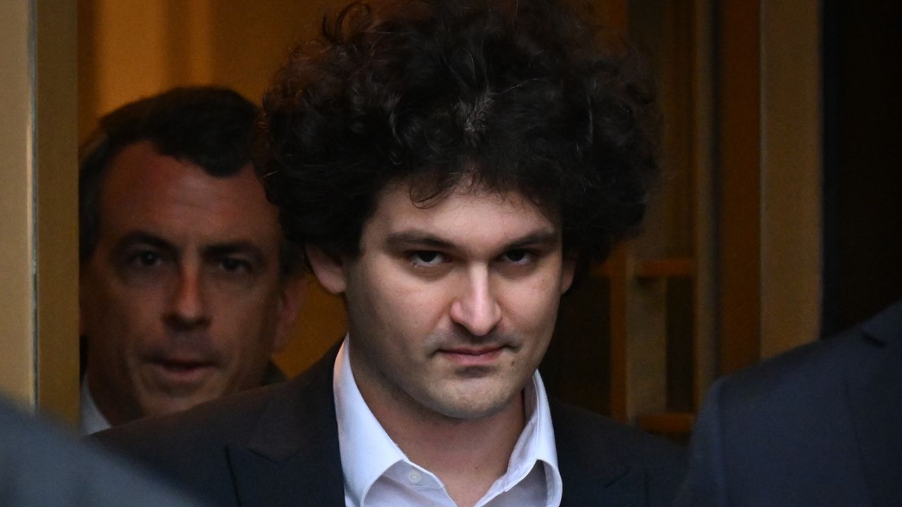 fundador-de-plataforma-ftx-sam-bankman-fried-se-declara-no-culpable-de-fraude-en-eua