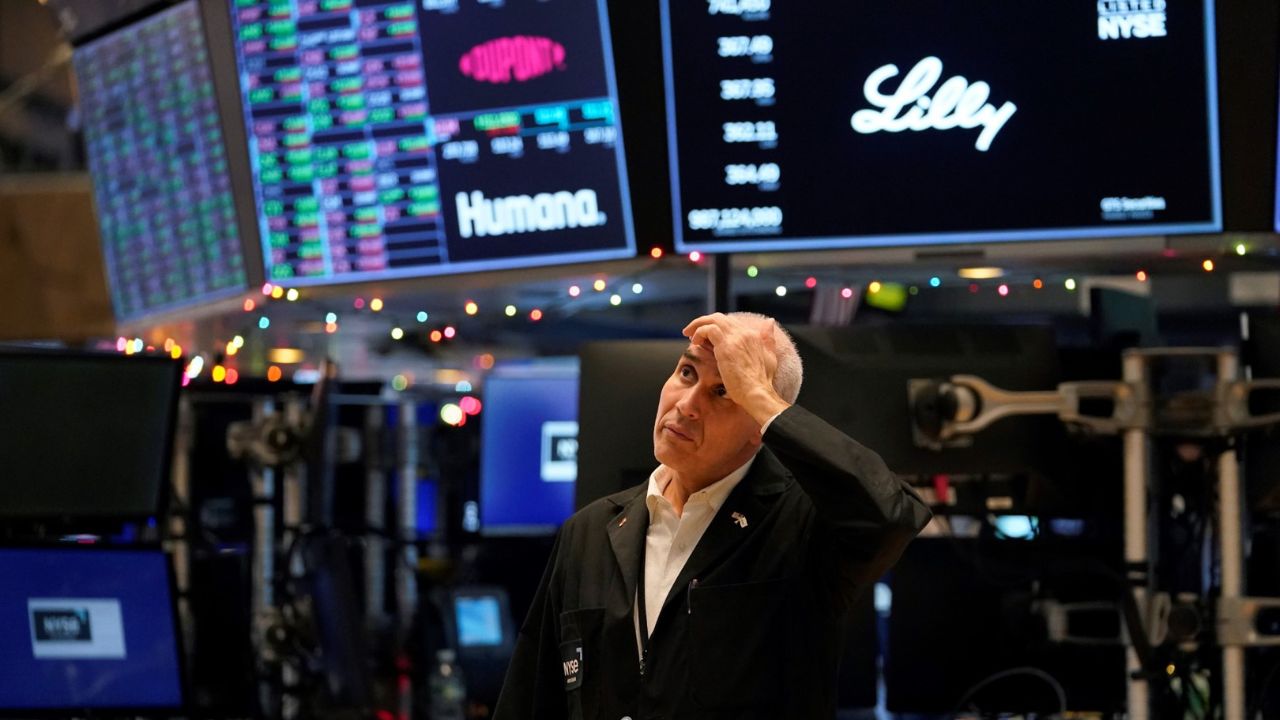 wall-street-abre-con-caidas-por-nuevos-temores-en-la-banca