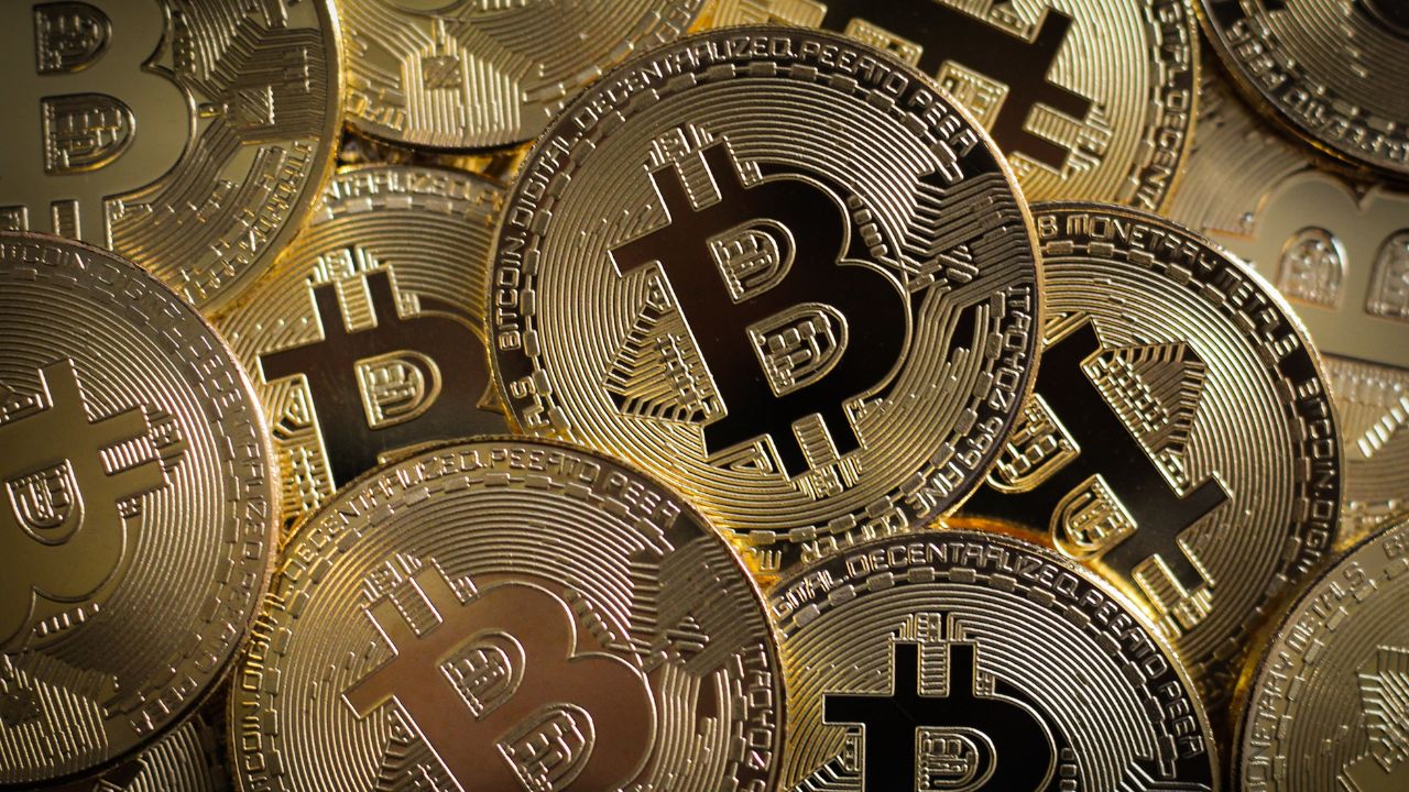 bitcoin-supera-los-30-mil-dolares-por-primera-vez-desde-junio-de-2022