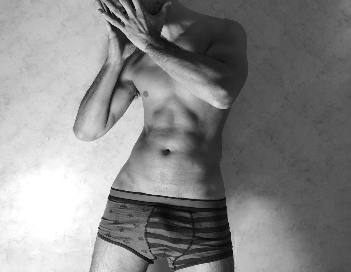 man-black-and-white-sport-photography-trunk-male-1378305-pxhere.com