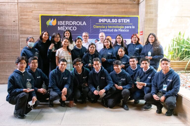 1._Alumnos_de_la_3a_generacin_del_programa_Impulso_STEM