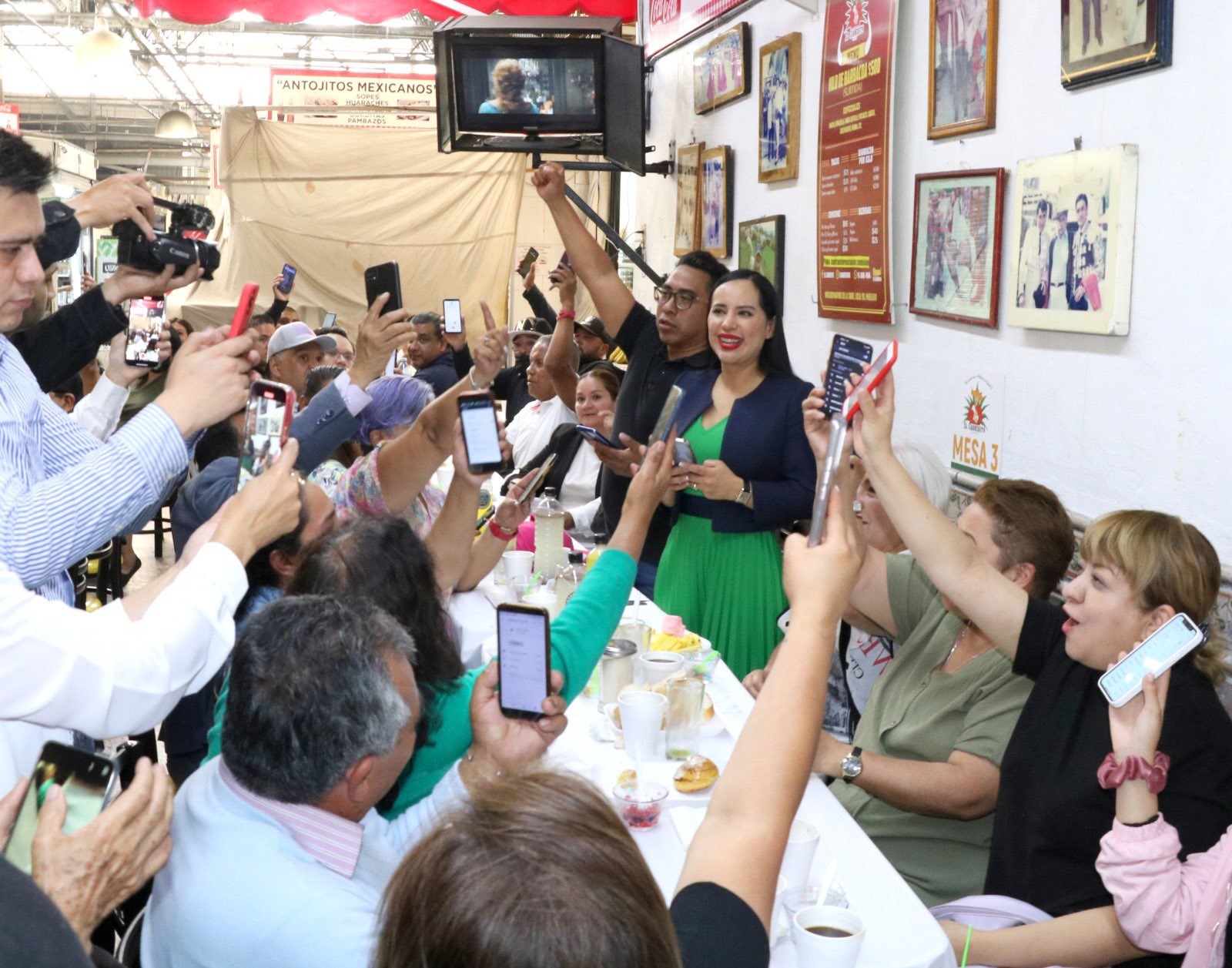 Internet gratuito en mercados de la Cuauhtémoc- Sandra Cuevas