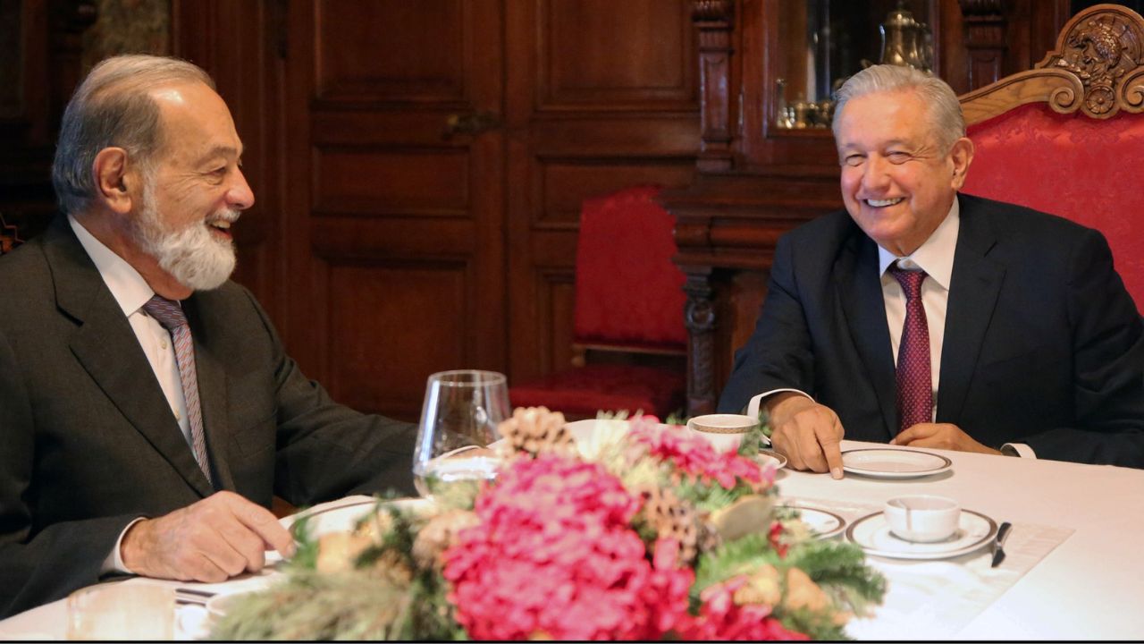 amlo-celebra-compra-de-carlos-slim-para-explotar-yacimiento-petrolero-zama