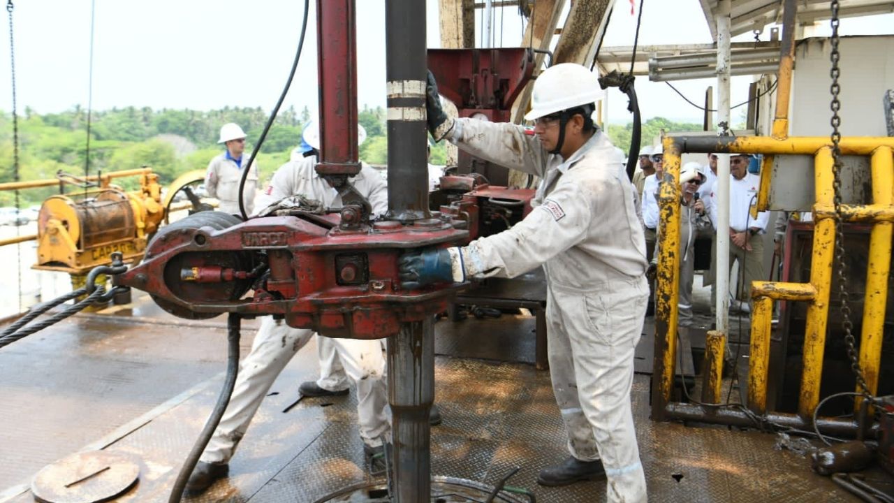 produccion-diaria-de-pemex-se-eleva-a-mas-de-medio-millones-barriles-gracias-a-nuevos-pozos-petroleros