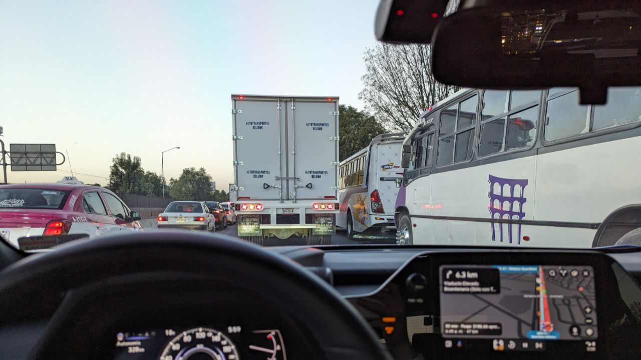 diversos-choques-provocan-cierres-y-trafico-intenso-en-autopista-mexico-queretaro