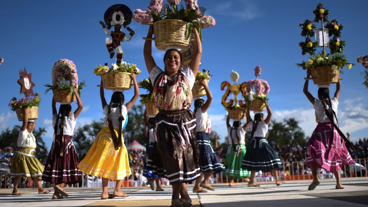amlo-invita-a-asistir-a-la-guelaguetza-en-oaxaca-no-se-la-vayan-a-perder