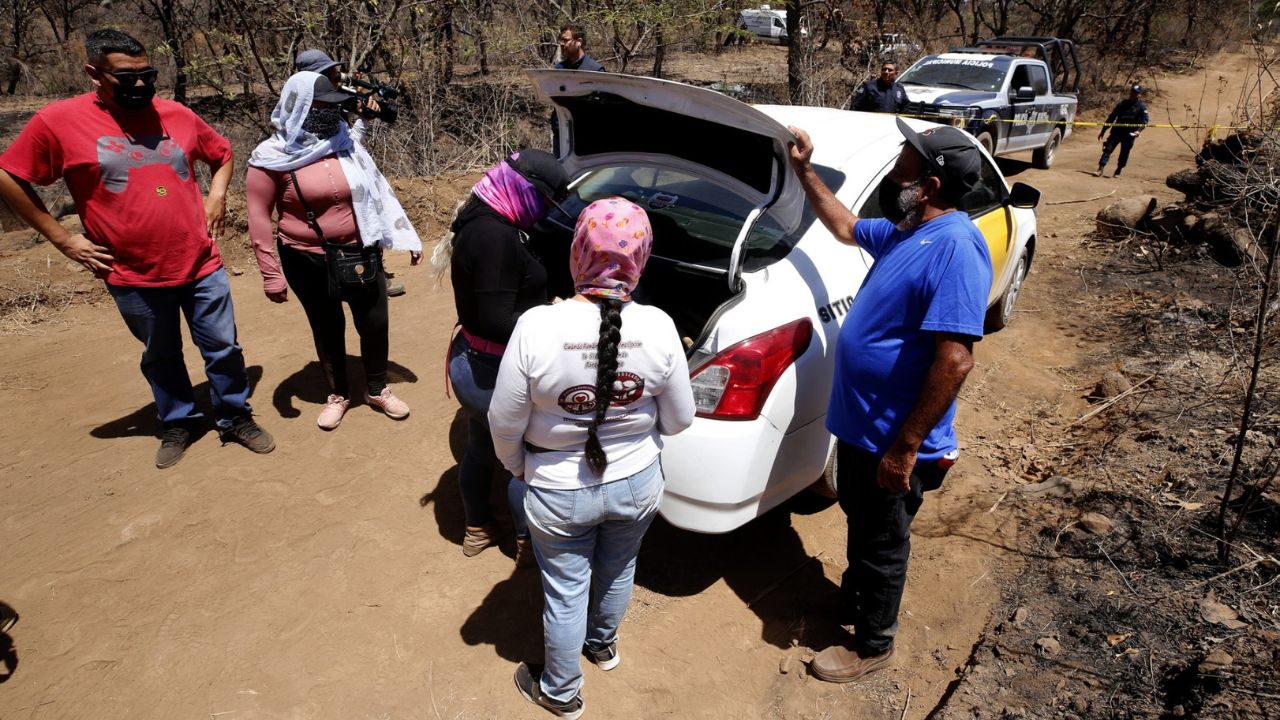 madres-buscadoras-hallan-mas-de-20-cuerpos-en-fosas-clandestinas-en-jalisco