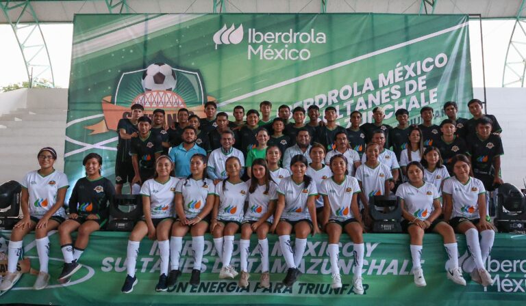 1._Los_equipos_masculino_y_femenil_del_Club_Sultanes_estrenaron_nuevos_uniformes