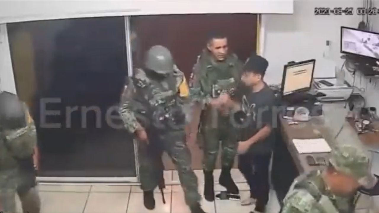 Captan-a-militares-asaltar-un-negocio-de-Mazatlan-Sinaloa