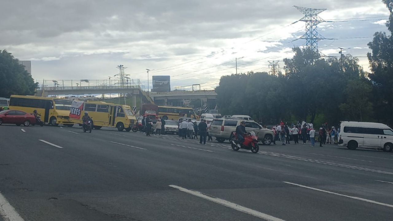 Transportistas-bloquean-varias-vialidades-en-el-Edomex-exigen-cese-de-extorsiones