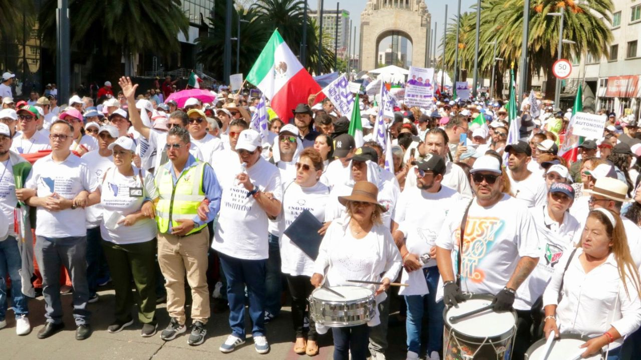 empleados-judiciales-marchan-en-mexico-contra-fin-de-fondos-para-prestaciones-laborales