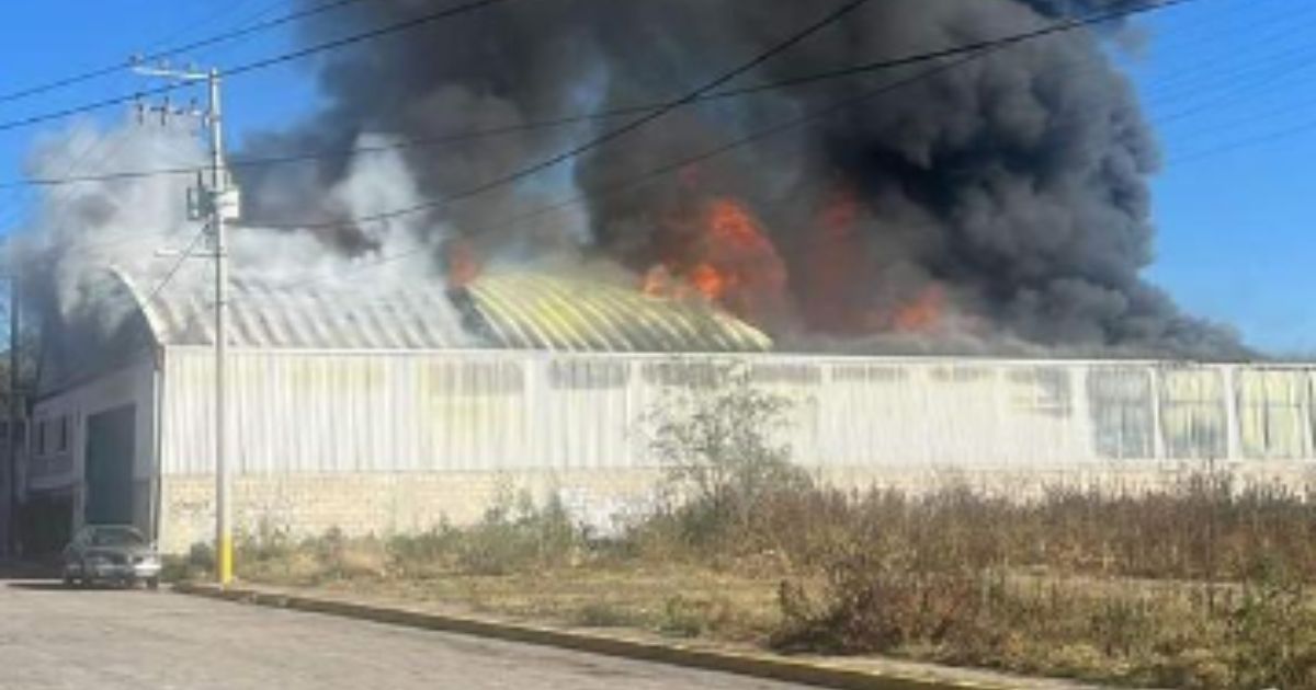 Video-Se-incendia-fabrica-de-veladoras-en-Tepozotlan-Edomex-