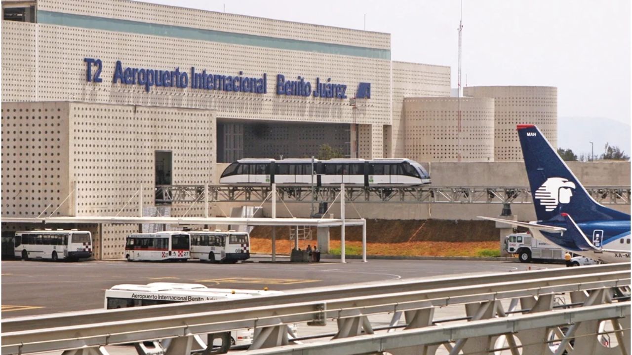 AICM-terminal-2-obras-mas-de-un-ano