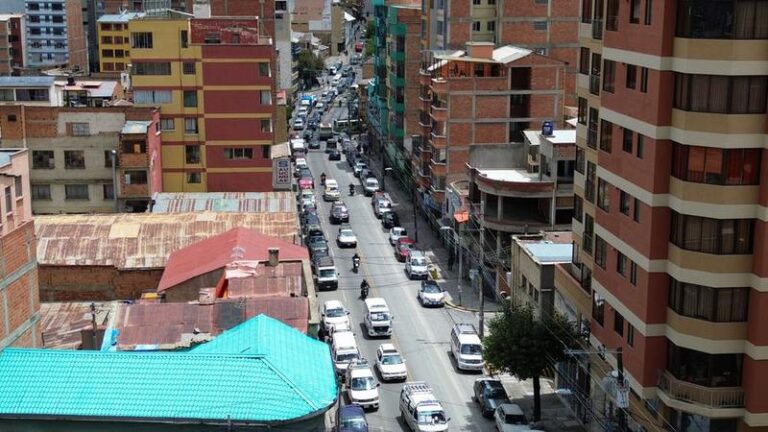 BOLIVIA-LA PAZ-DESABASTO DE COMBUSTIBLE