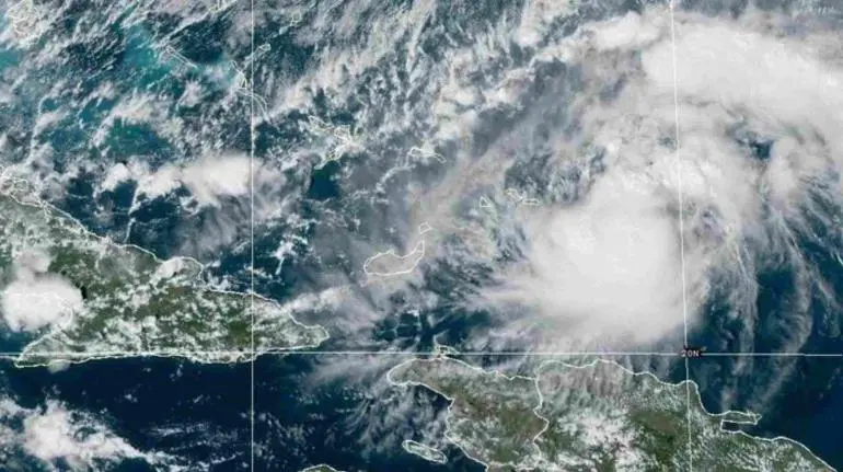 tormenta_tropical_oscar_se_intensifica_a_huracan_categoria_1