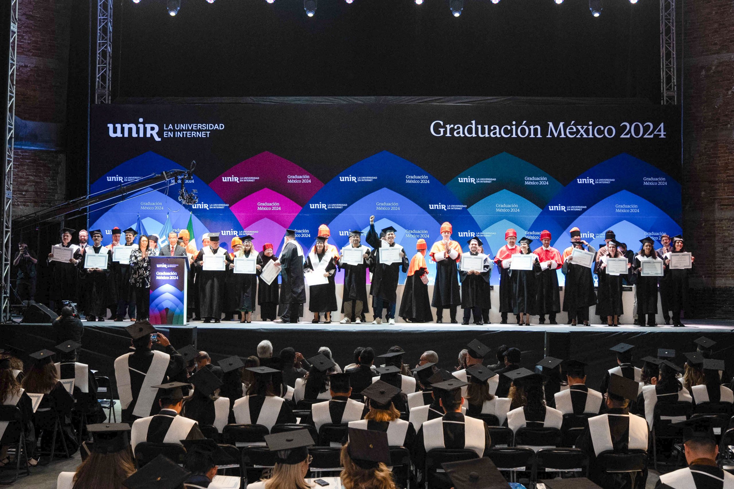 gradmex24_2701_diplomas27_53510687964_o_1_1