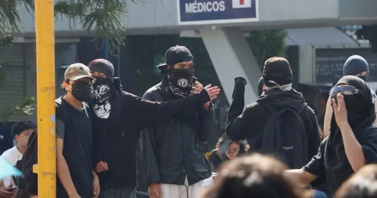 unam-prepa-8-paro-encapuchados