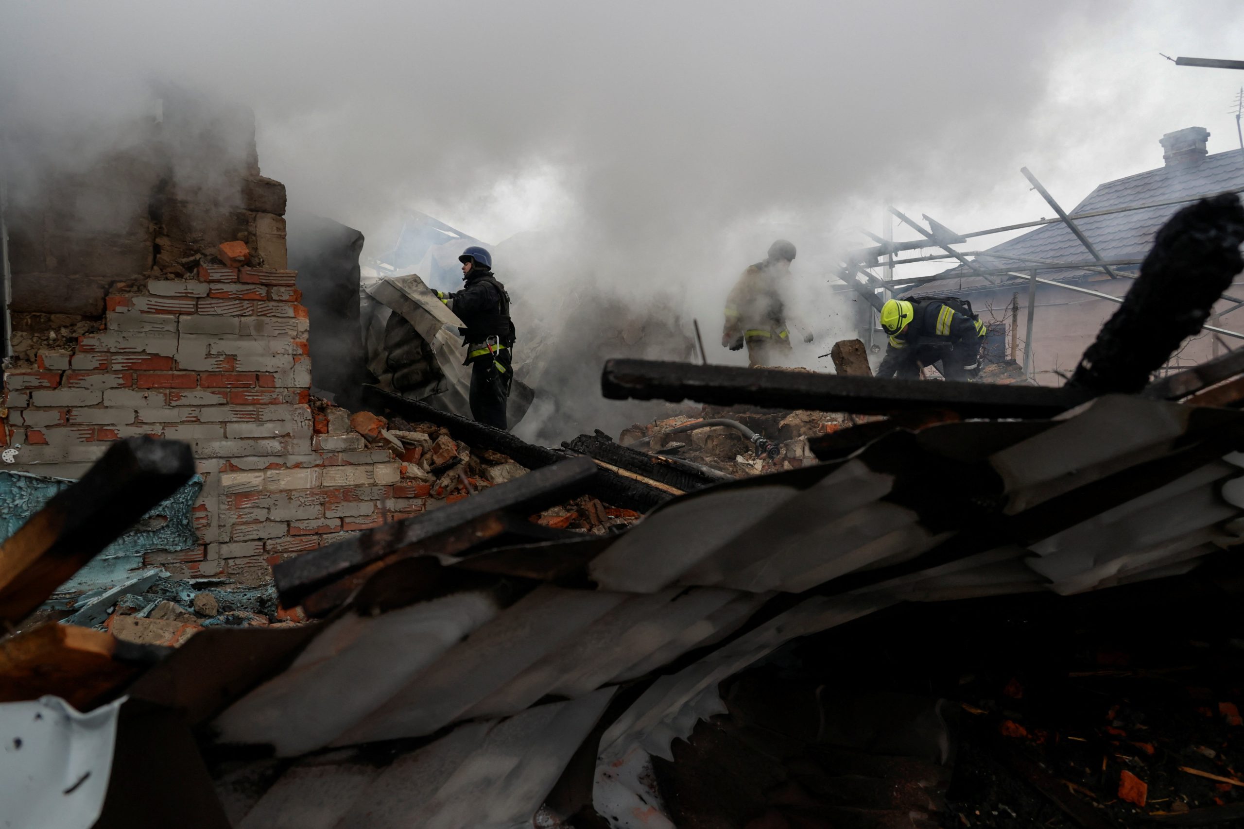 2024-12-25t093346z_811840921_rc28wbanm5u7_rtrmadp_3_ukraine-crisis-attack-kharkiv
