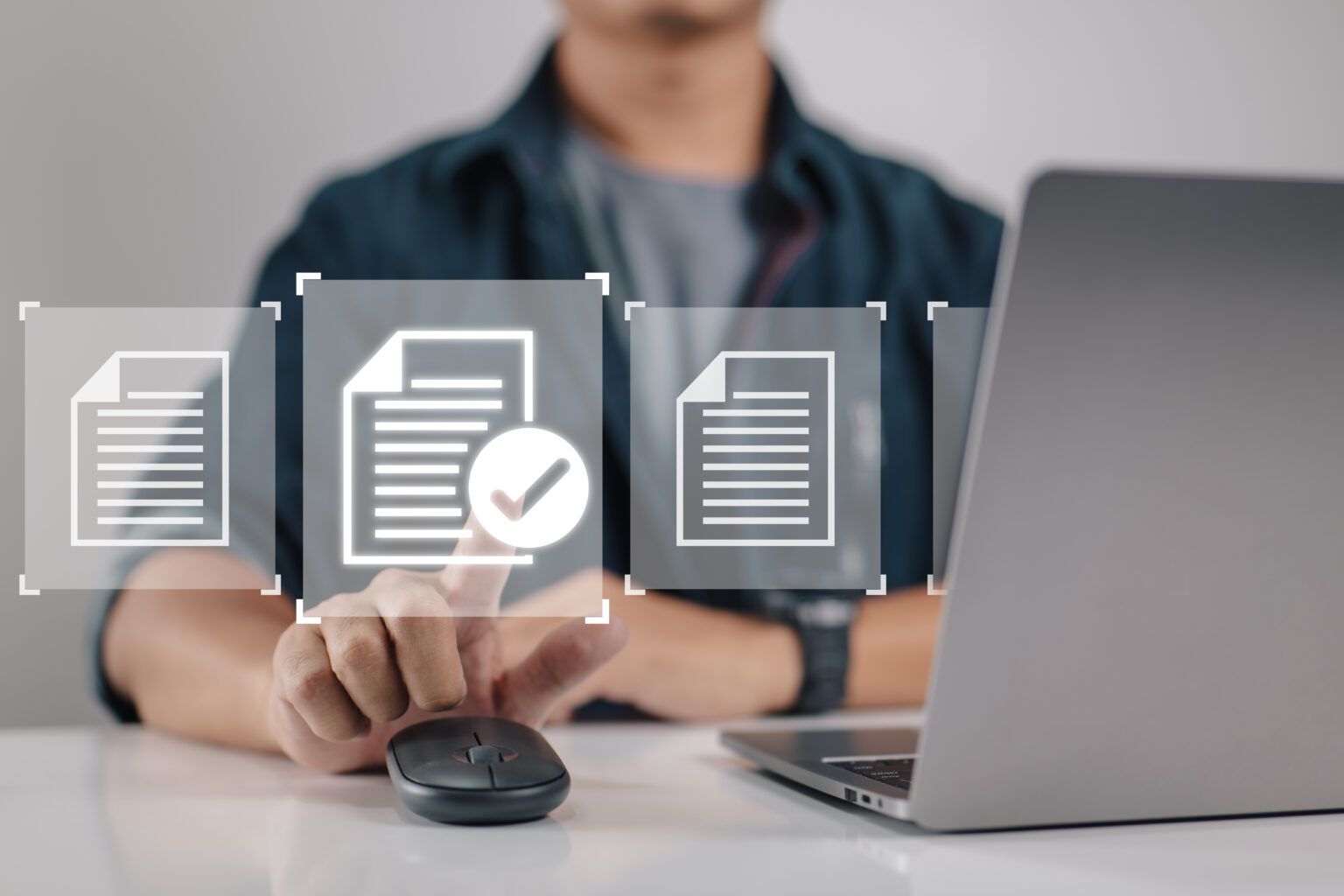 control-calidad-papel-proceso-aprobacion-linea-utiliza-computadora-portatil-pantalla-virtual-documento-1536x1024-1