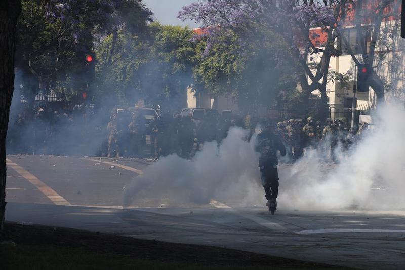 EEUU-CALIFORNIA-LOS ANGELES-AGENTES DE INMIGRACION-PROTESTANTES-ENFRENTAMIENTO