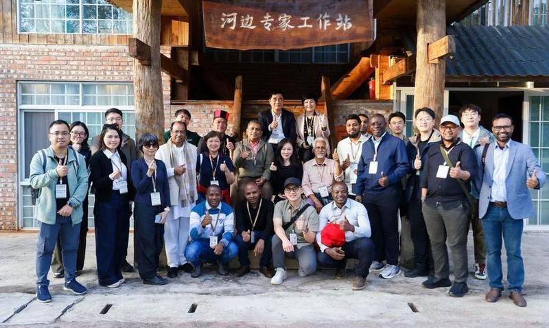 Jóvenes de Sur Global exploran modelos de desarrollo rural en Yunnan, suroeste de China