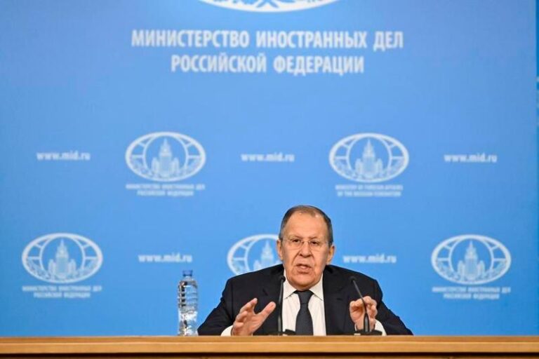 Lavrov dice que Rusia está dispuesta a buscar una solución negociada para la crisis ucraniana