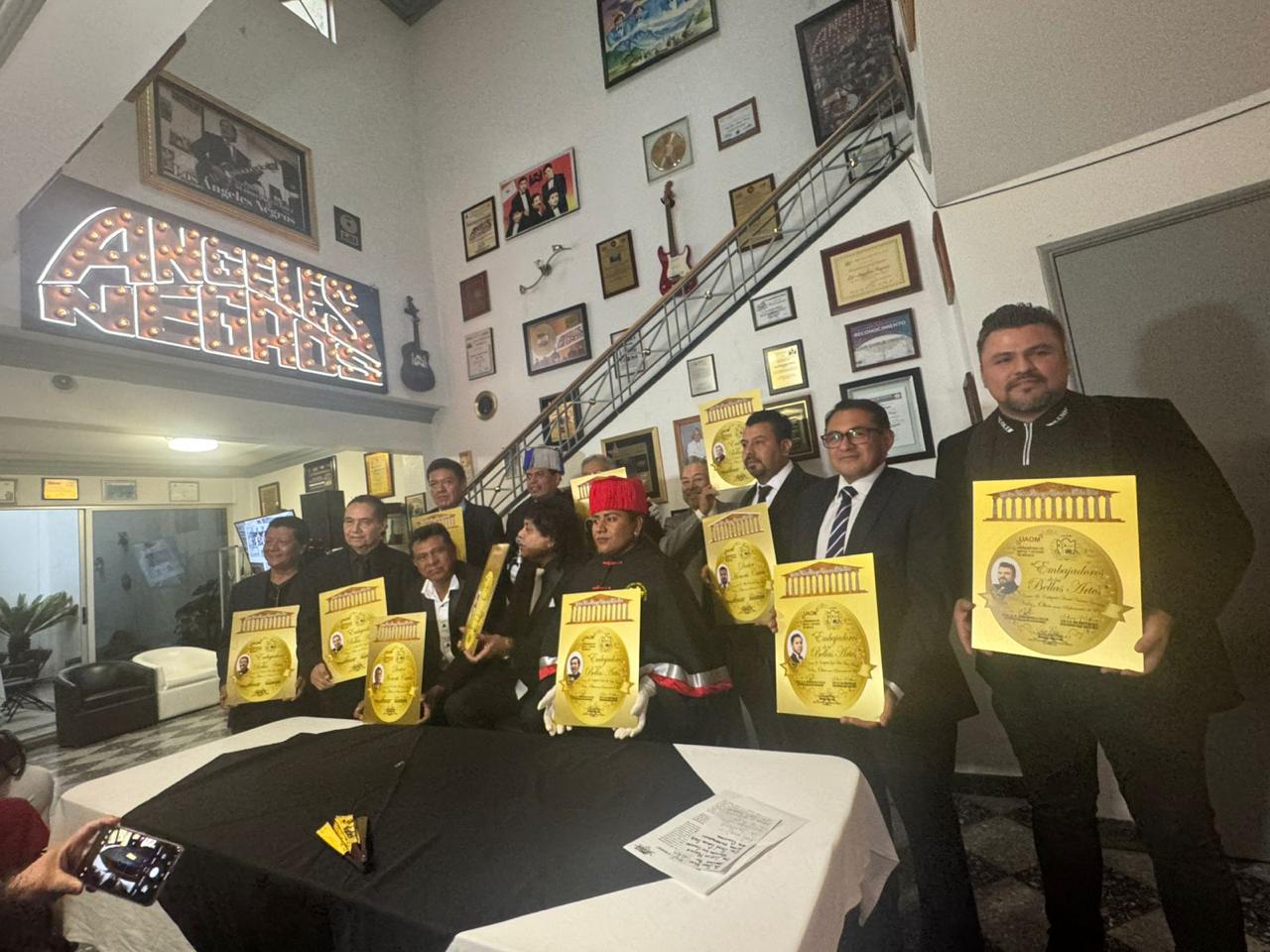 ANGELES NEGROS HONORIS CAUSA RDP FOTO1