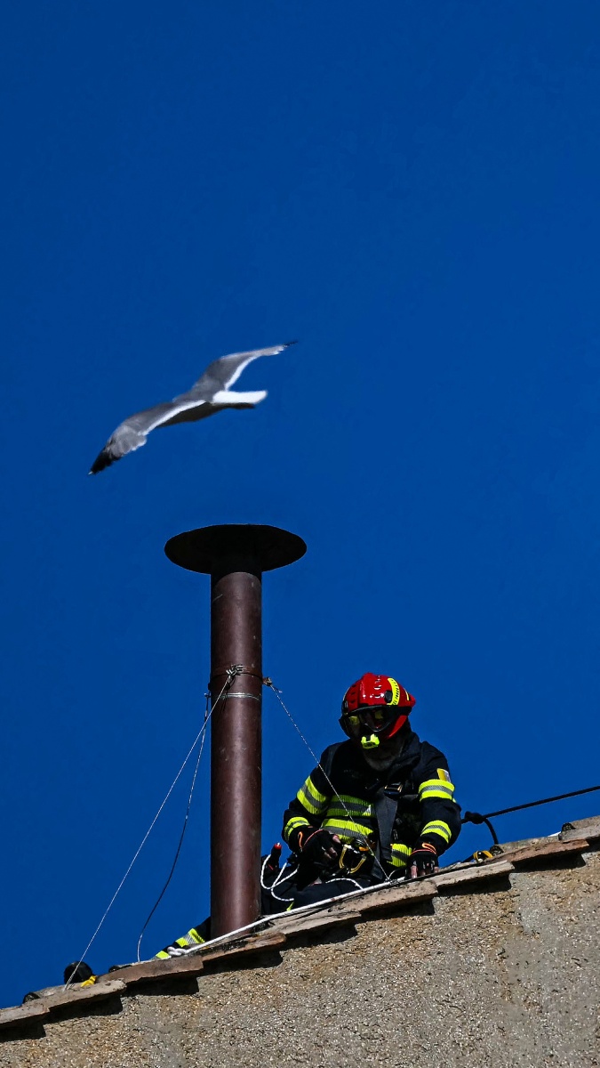 chimenea-sixtina-vaticano-040448