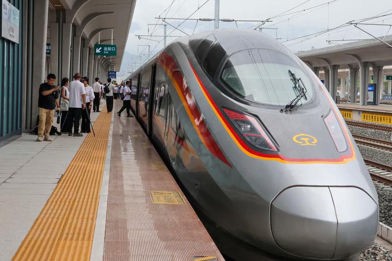 CHINA-KEY HIGH-SPEED RAIL LINK-CHONGQING SECTION-OPENING (CN)