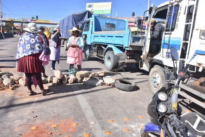 BOLIVIA-COCHABAMBA-BLOQUEO
