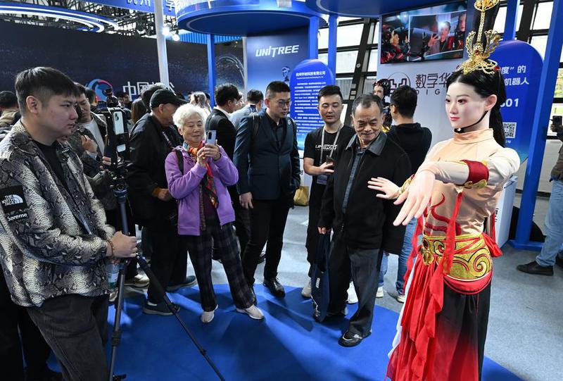 CHINA-ZHEJIANG-WUZHEN-EXPOSICION LUZ DE LA INTERNET