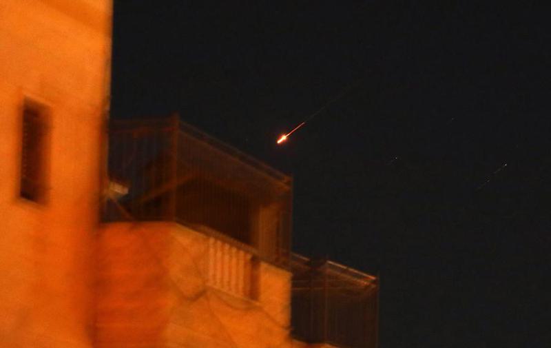 MEDIO ORIENTE-HEBRON-RASTROS DE MISILES