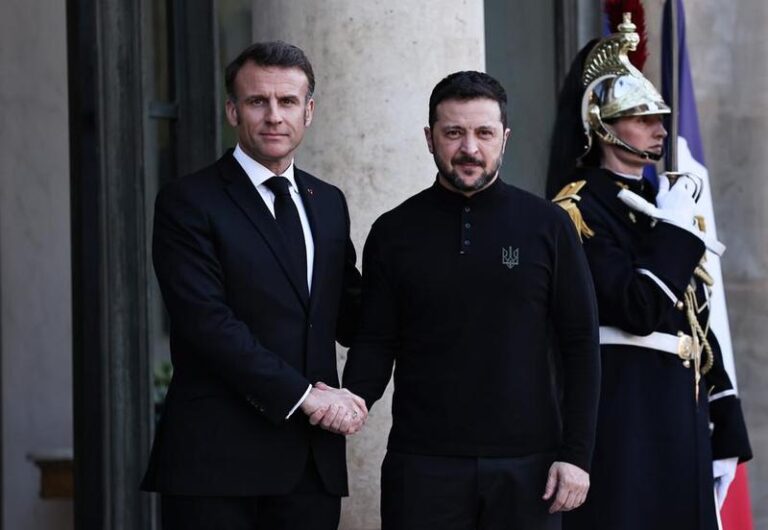 (Facebook) Macron dice que reunión Putin-Zelensky es posible en dos semanas