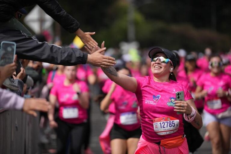 COLOMBIA-BOGOTA-CARRERA DE LA MUJER