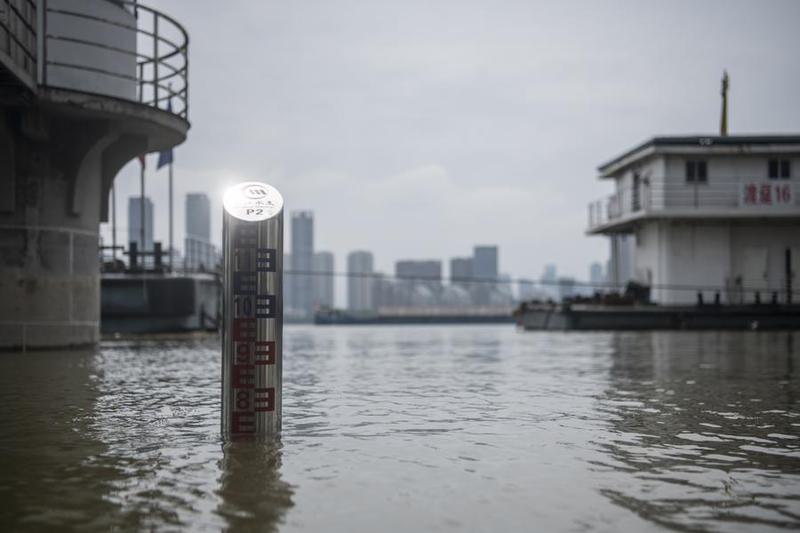 CHINA-WUHAN-RIO YANGTSE-NIVEL DE AGUA-MARCA DE ALERTA