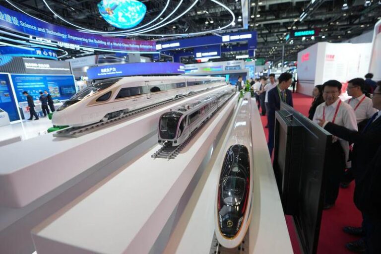 CHINA-BEIJING-FERROCARRILES MODERNOS 2025-EXPOSICION