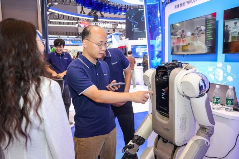 CHINA-CHONGQING-WORLD SMART INDUSTRY EXPO-ELDERLY CARE (CN)