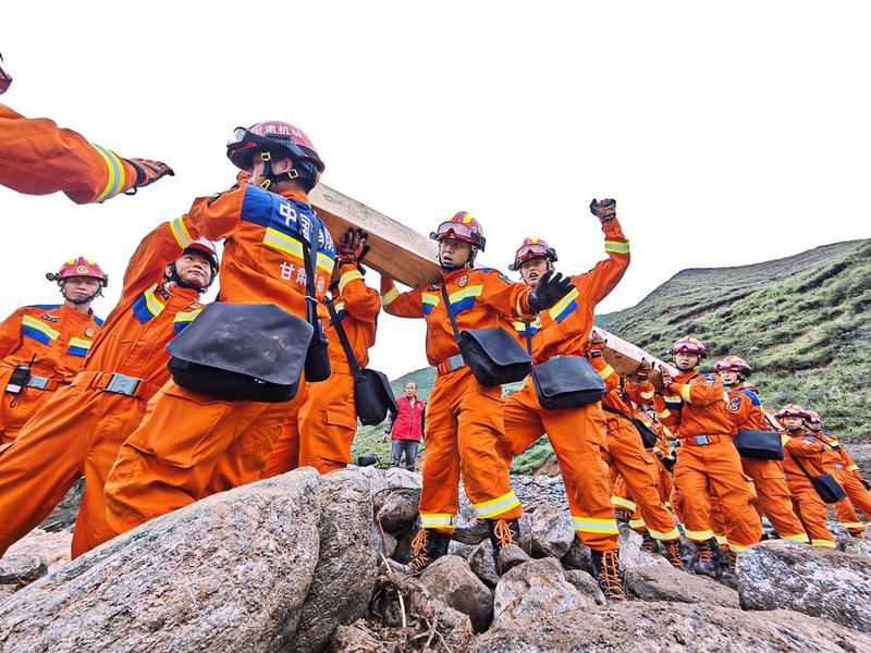 CHINA-GANSU-TORRENTES DE MONTAÑA-ESFUERZOS DE RESCATE