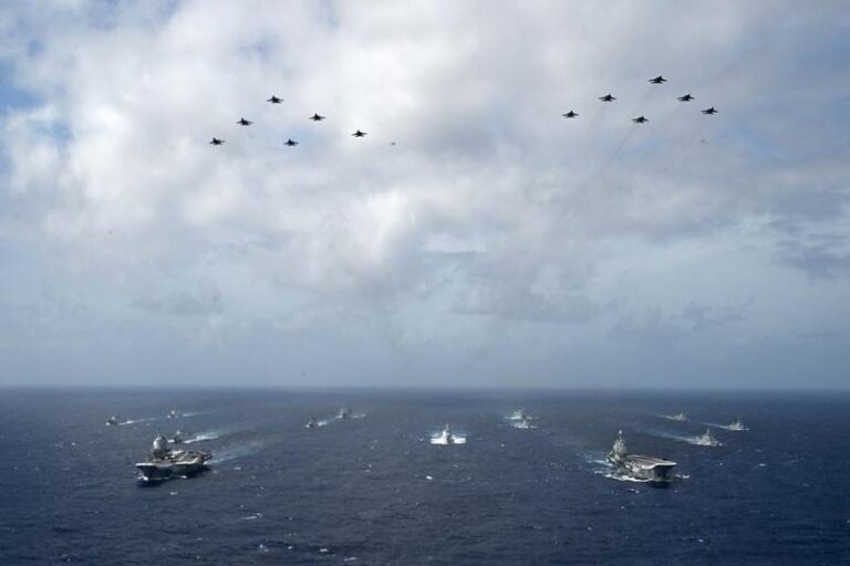 CHINA-ARMADA-FORMACION DE PORTAAVIONES-EJERCICIO