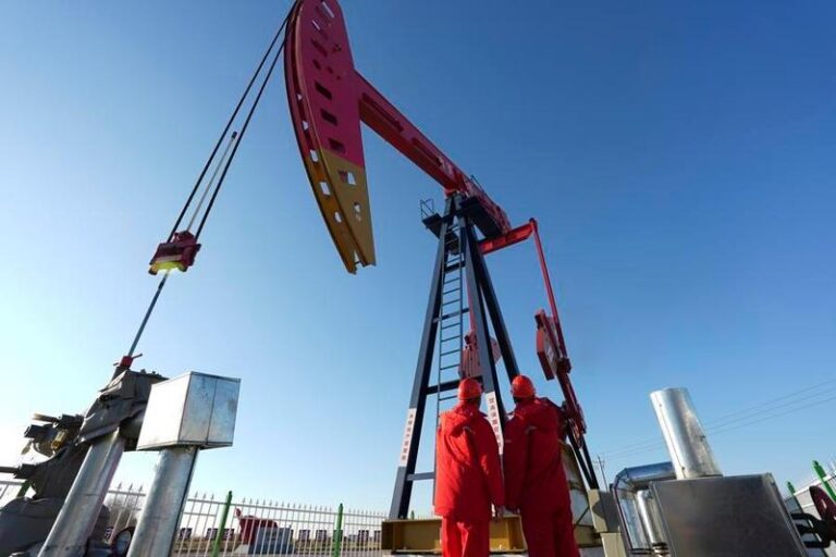 Campo petrolífero chino de Daqing supera el millón de toneladas de producción de petróleo de esquisto