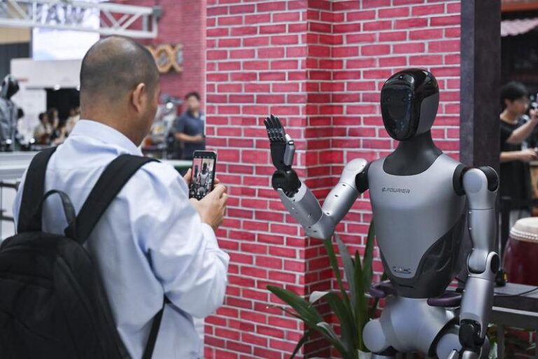 CHINA-SHANGHAI-2025 WORLD AI CONFERENCE-ROBOTS (CN)